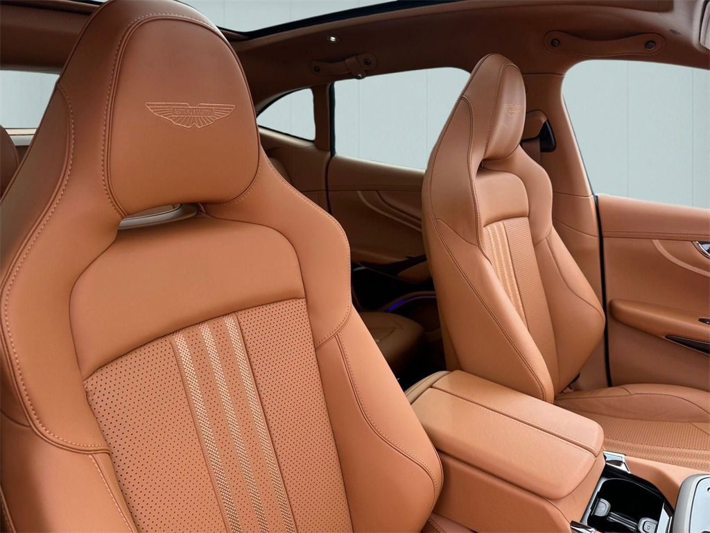 New 2026 Aston Martin DBX 707 image 35