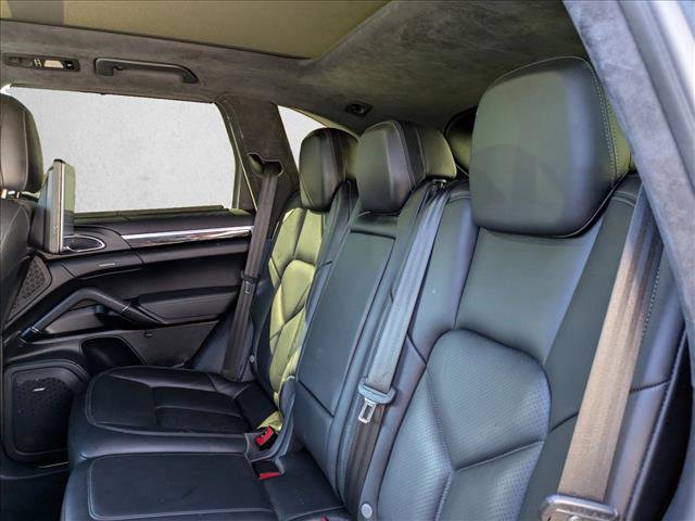 Used 2017 Porsche Cayenne Turbo image 15