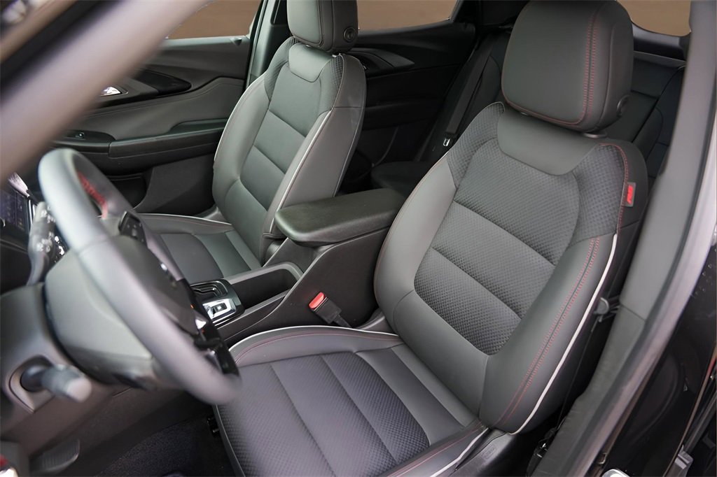 Used 2021 Chevrolet TrailBlazer RS w/ Technology Package image 7