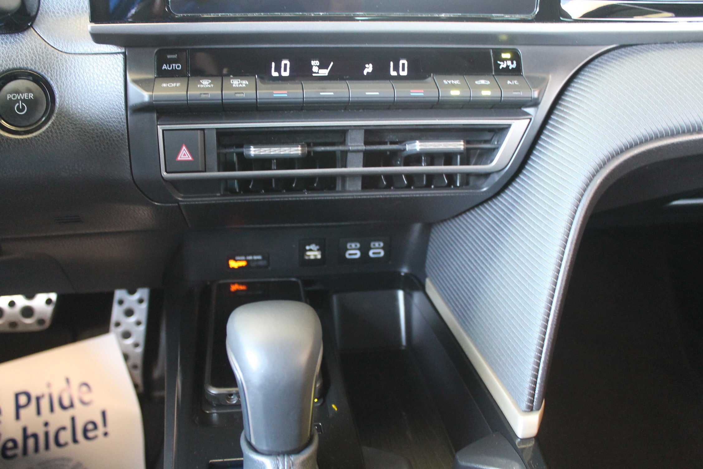 Used 2025 Toyota Camry SE FWD image 11