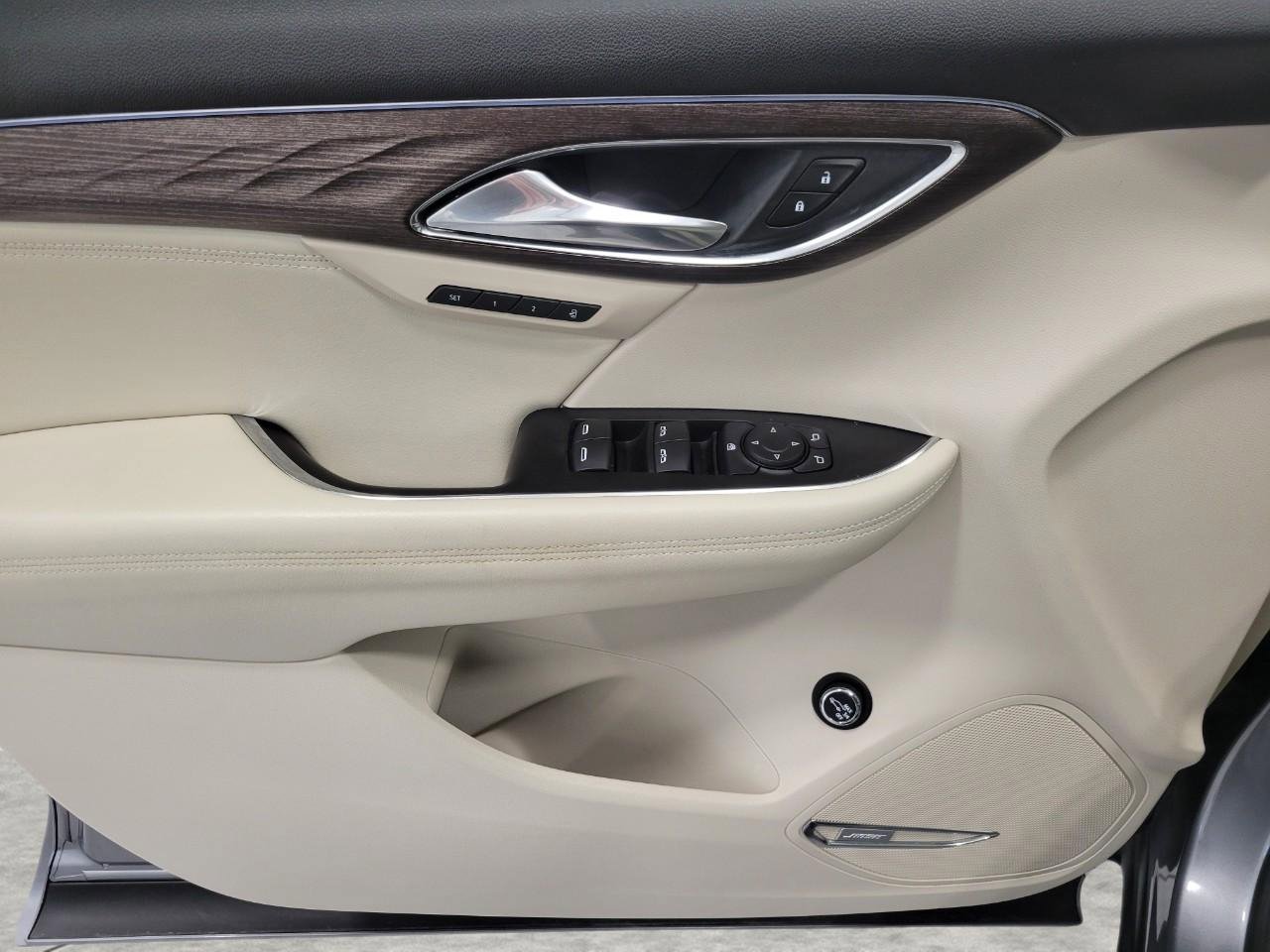 Used 2022 Buick Envision Avenir w/ Safety Package image 28