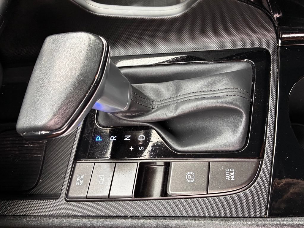 Used 2025 Hyundai Elantra SEL FWD image 35