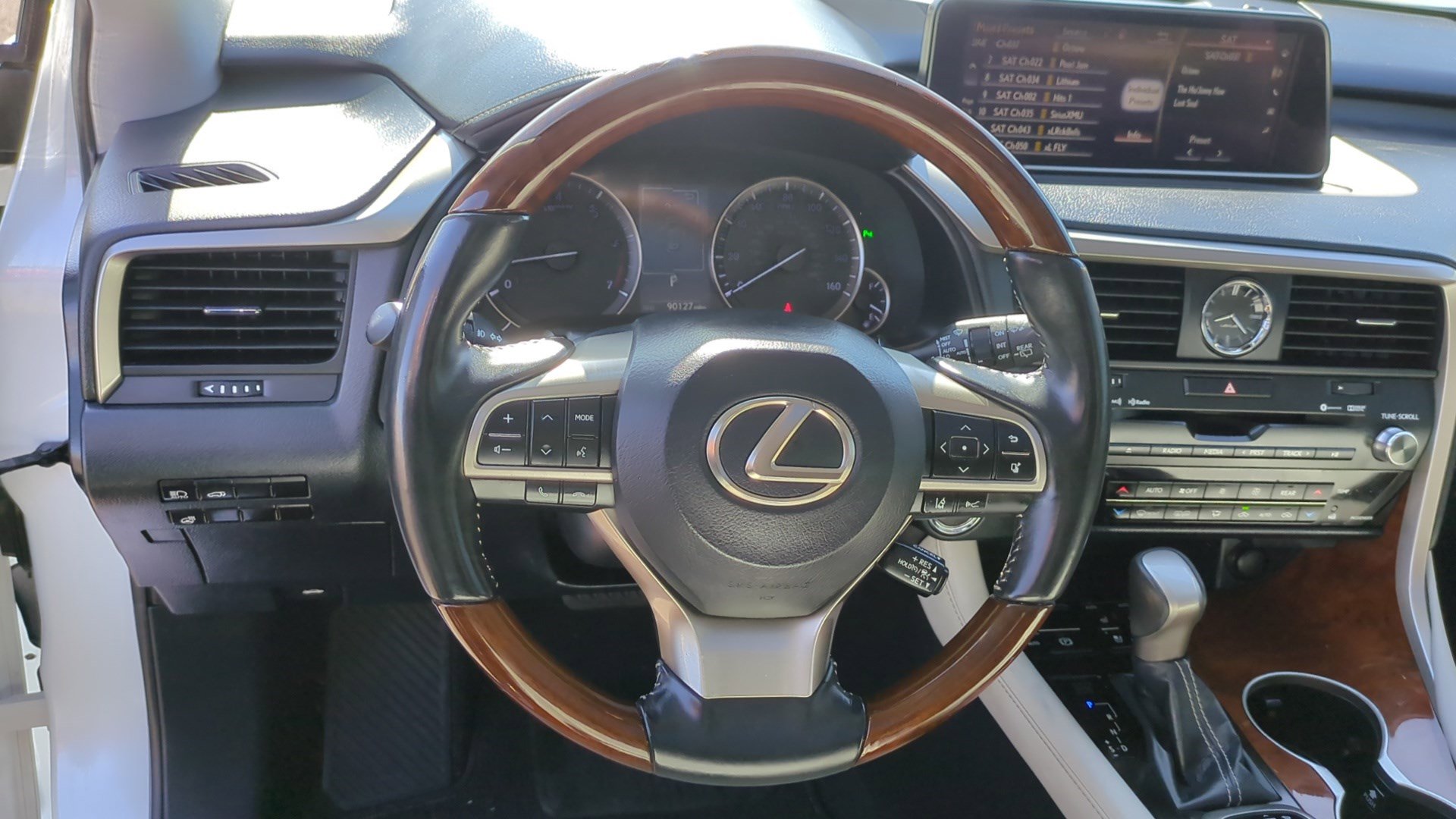 Used 2018 Lexus RX 350L FWD image 16