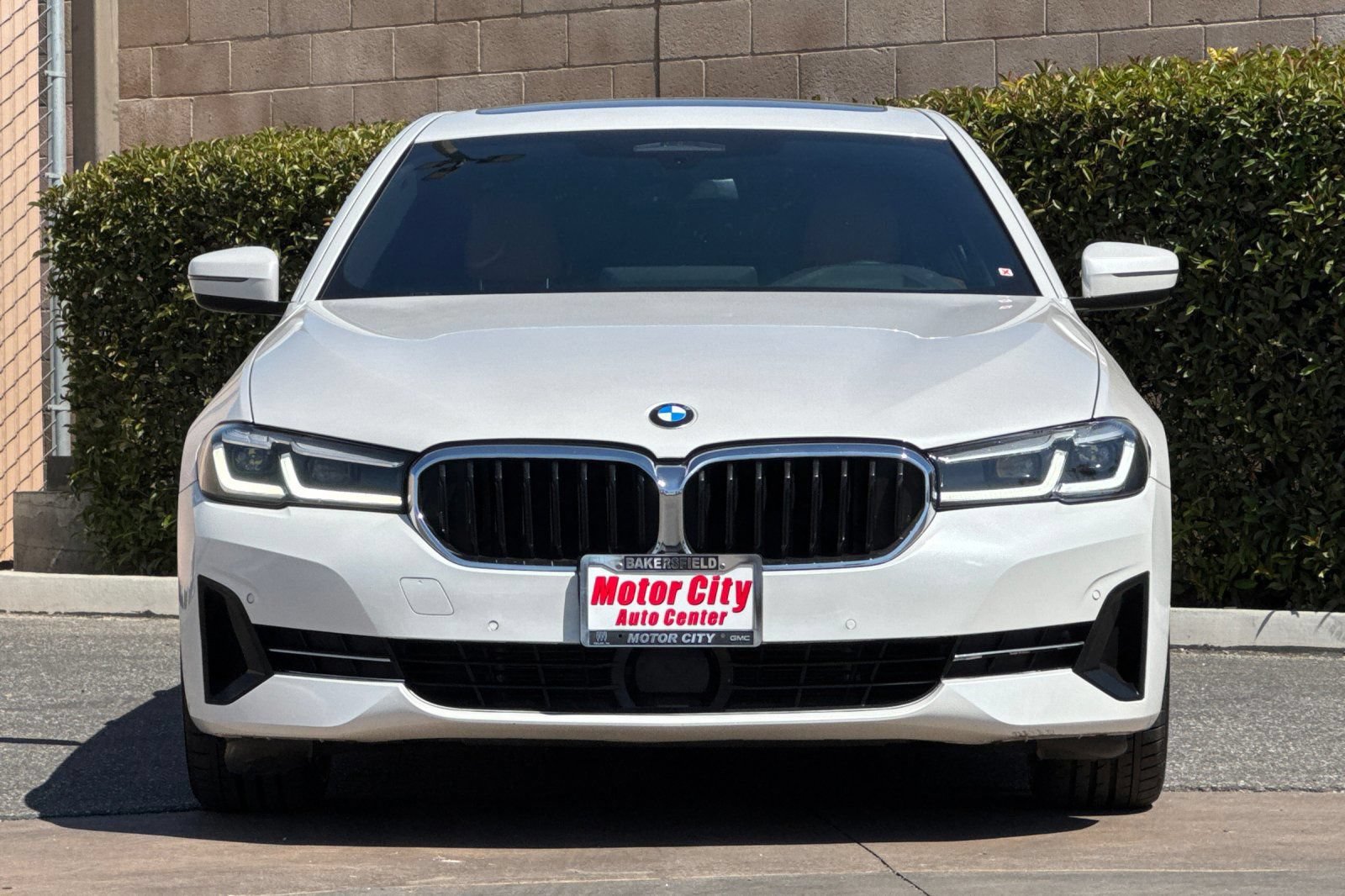 Used 2023 BMW 530i w/ Premium Package RWD image 9