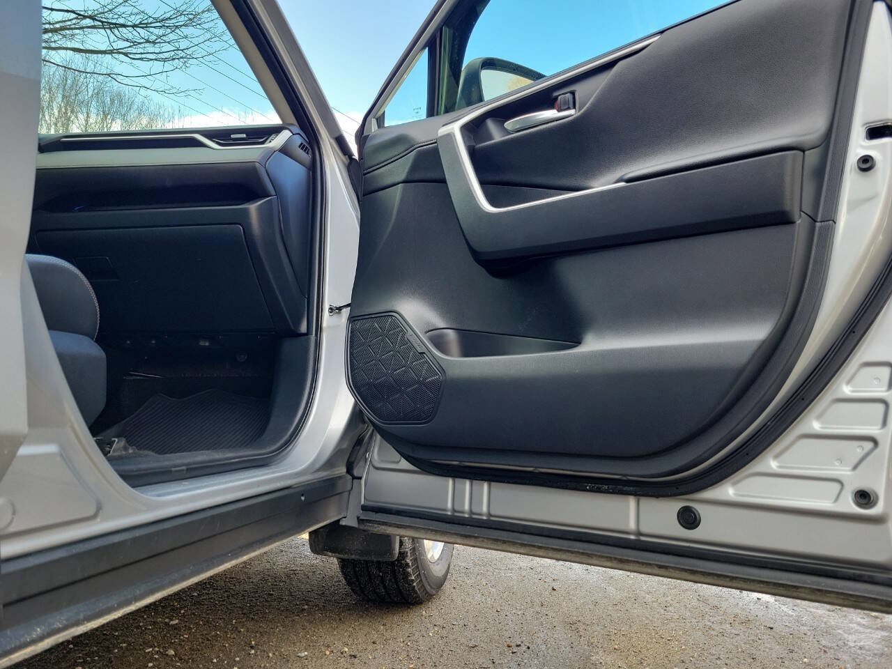 Used 2019 Toyota RAV4 Limited w/ Limited Grade Weather Package image 20