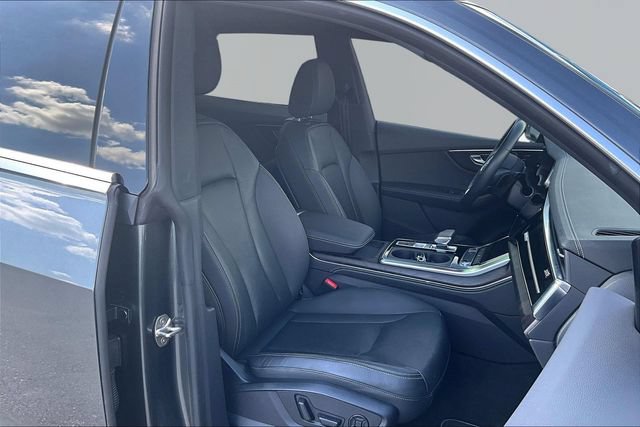 Used 2023 Audi Q8 Premium Plus AWD/4WD image 7