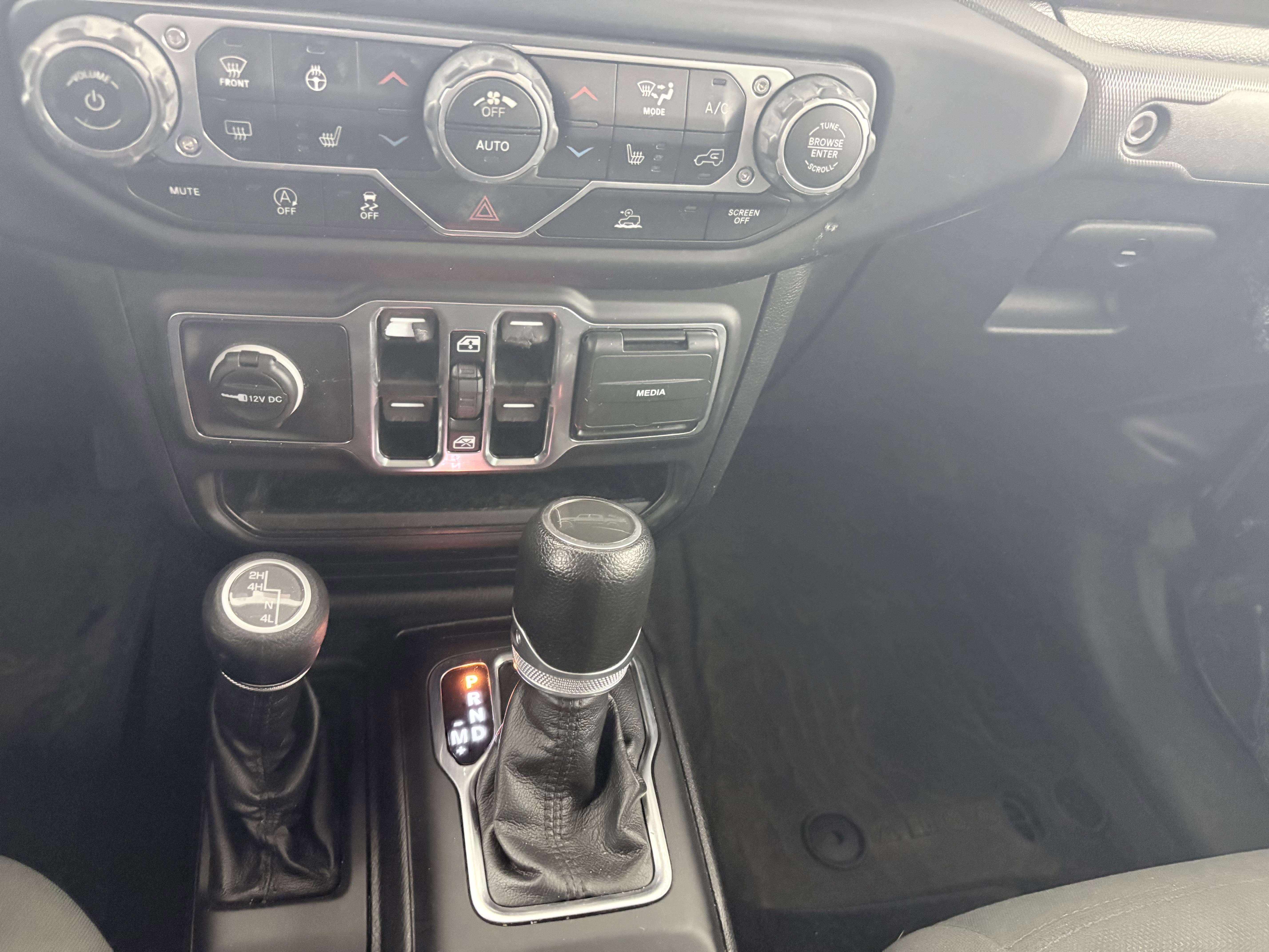 Used 2021 Jeep Gladiator Sport image 21