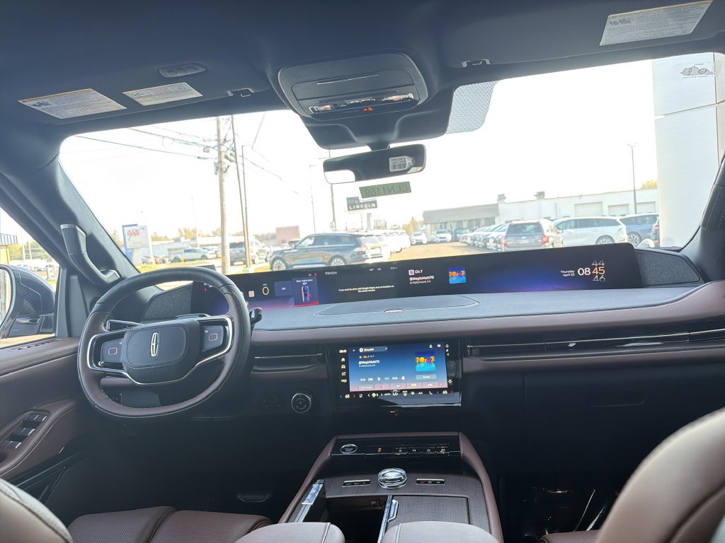 New 2026 Lincoln Navigator Reserve AWD/4WD image 10