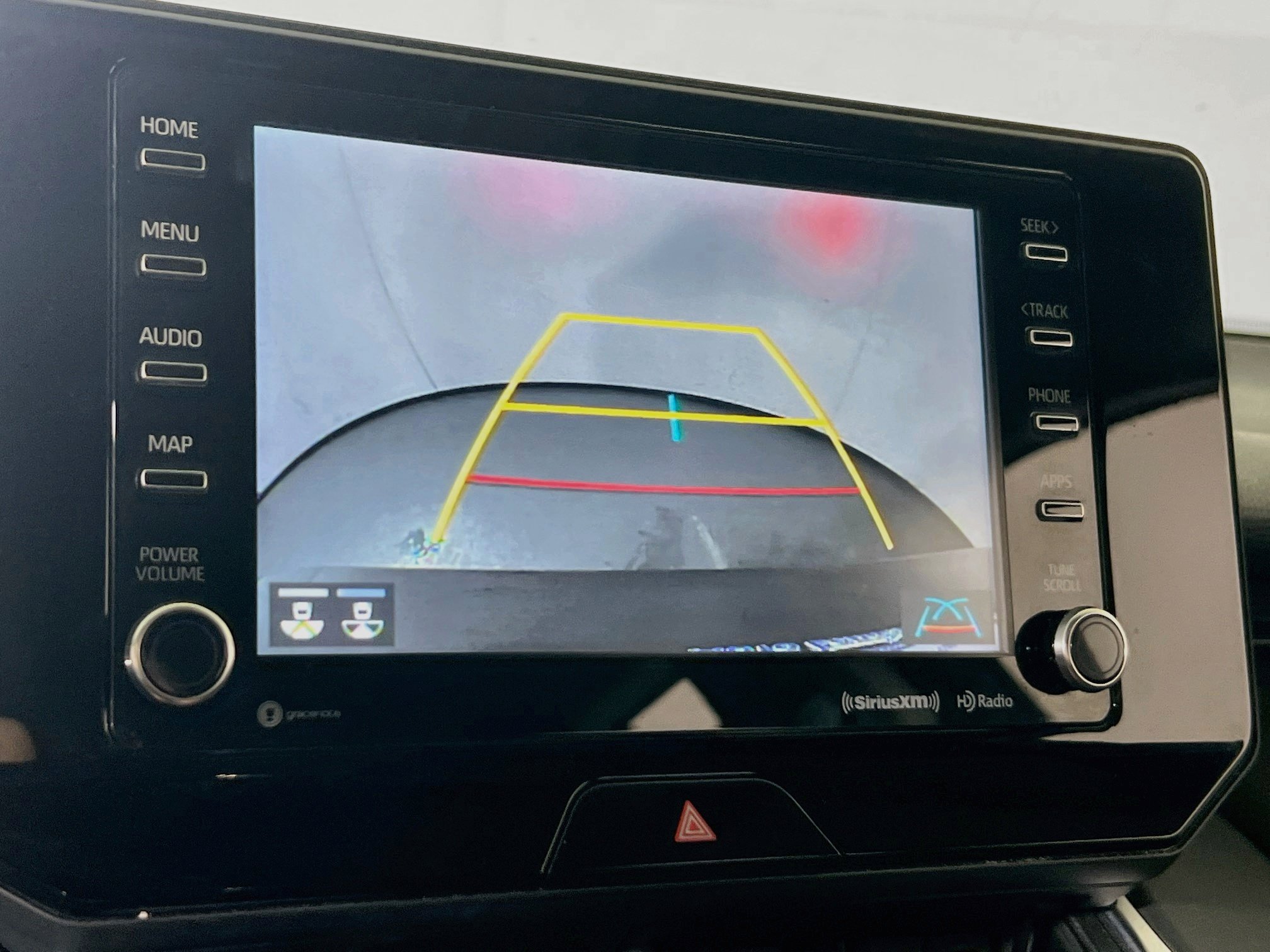 Used 2021 Toyota Venza LE AWD/4WD image 13