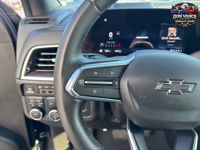 Used 2025 Chevrolet Suburban Z71 image 14