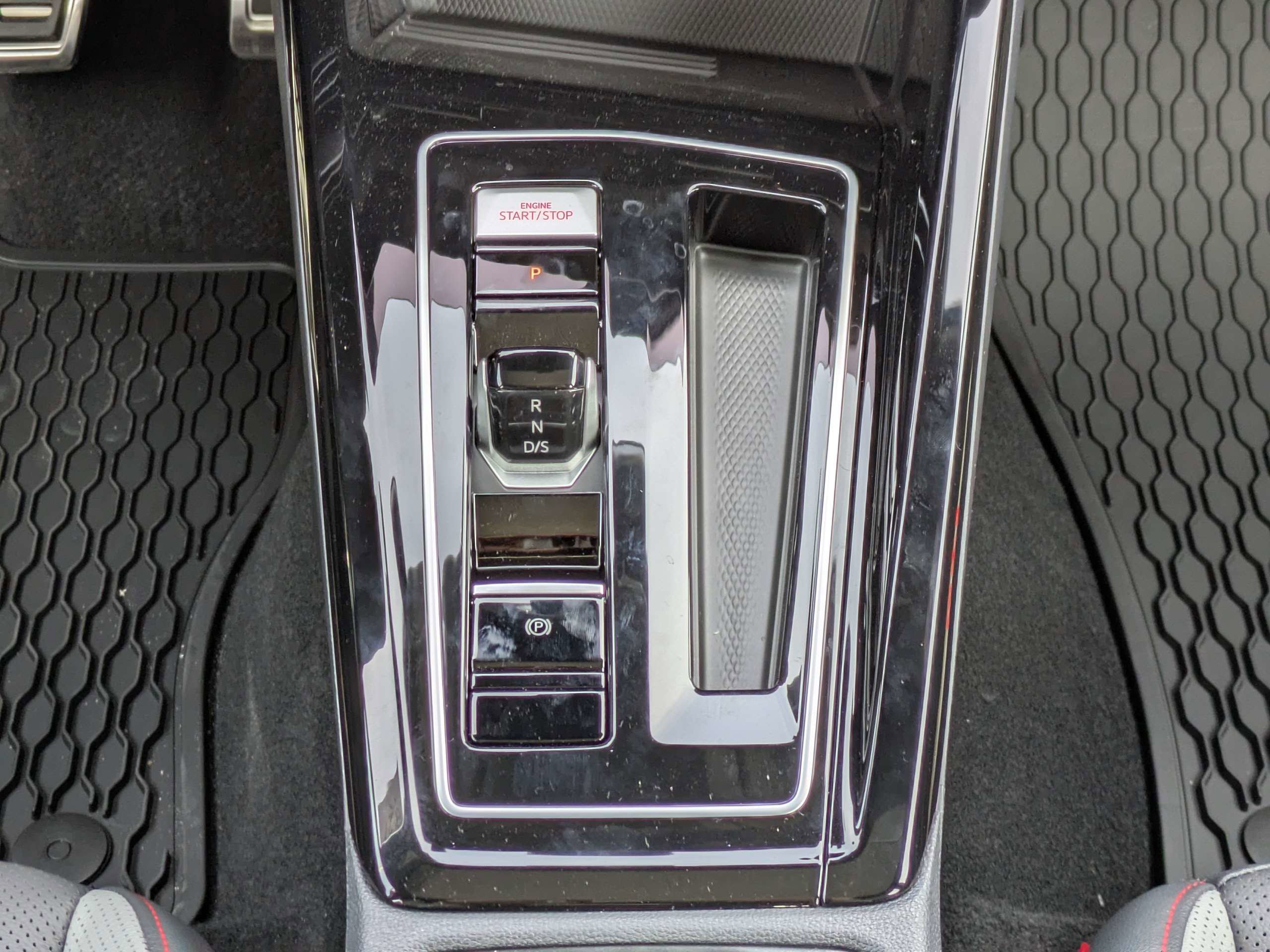 New 2026 Volkswagen GTI SE FWD image 19