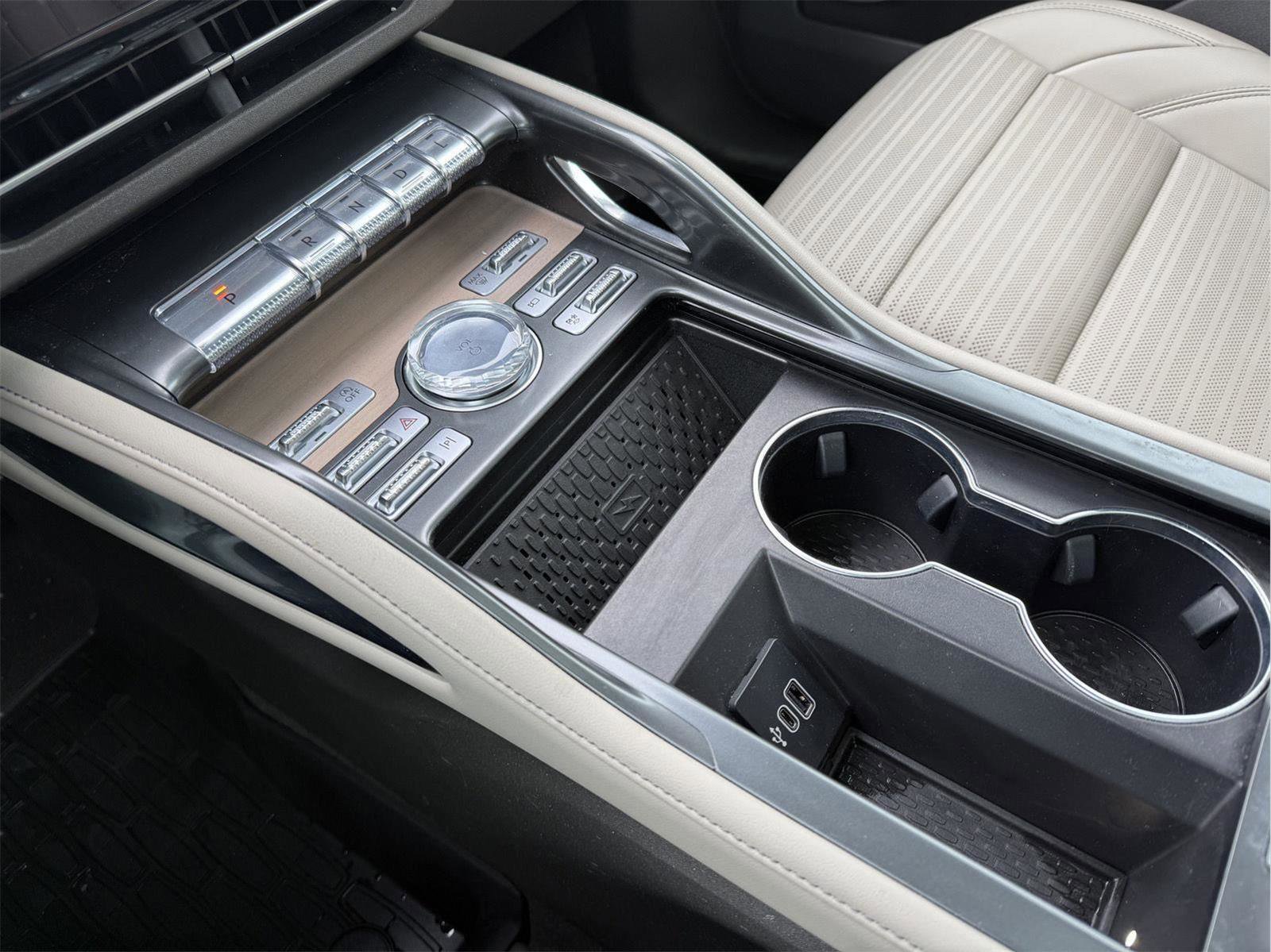 Used 2024 Lincoln Nautilus Reserve w/ Equipment Group 202A image 20