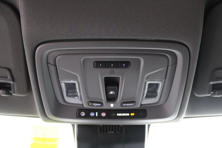Used 2025 Chevrolet Silverado 1500 LTZ AWD/4WD image 46