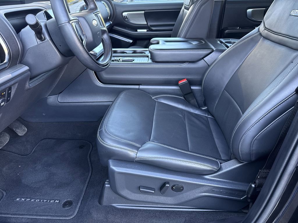 Used 2025 Ford Expedition Max Platinum image 9