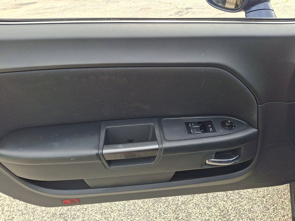 Used 2014 Dodge Challenger SXT RWD image 20