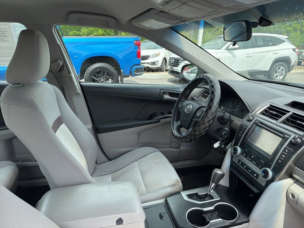 Used 2012 Toyota Camry LE FWD image 13