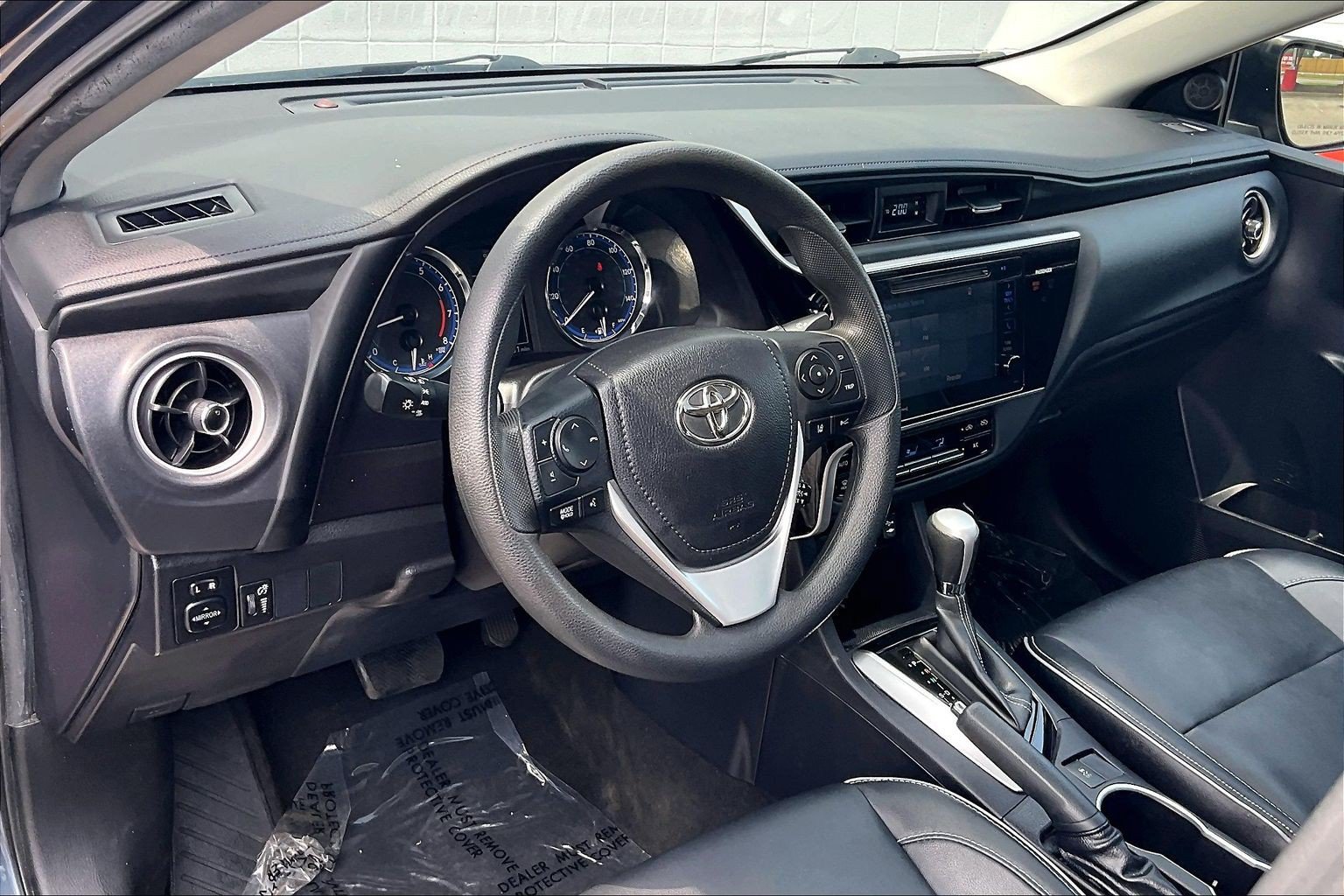Used 2017 Toyota Corolla XLE FWD image 18