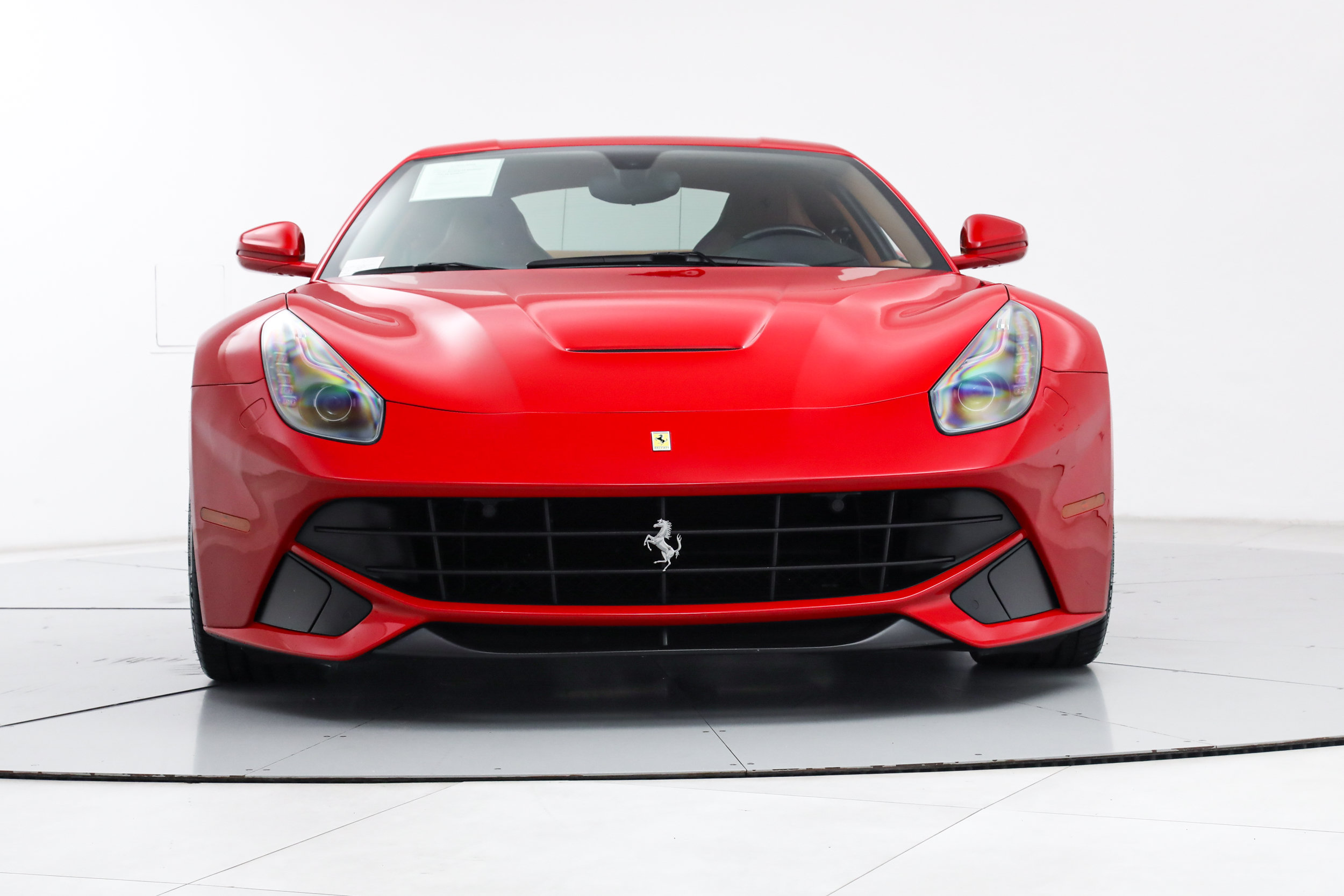 Used 2016 Ferrari F12 Berlinetta RWD image 11