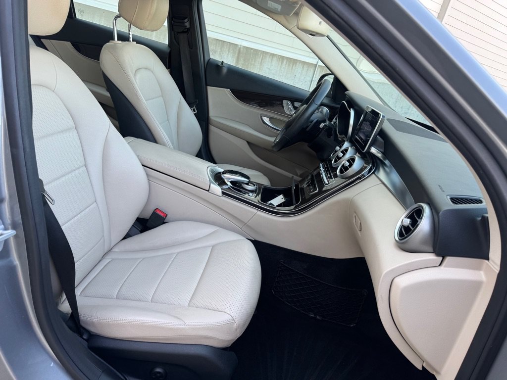 Used 2015 Mercedes-Benz C 300 4MATIC Sedan image 29