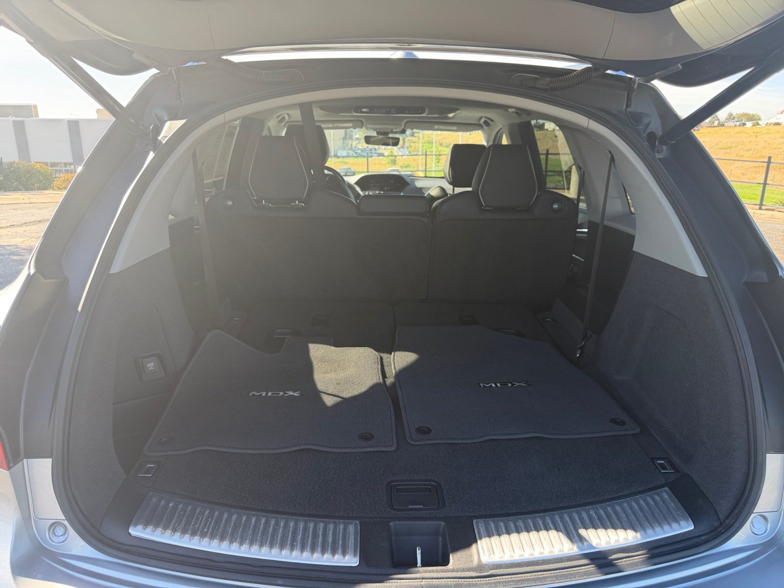 Used 2019 Acura MDX w/ Advance & Entertainment Pkg AWD/4WD image 32