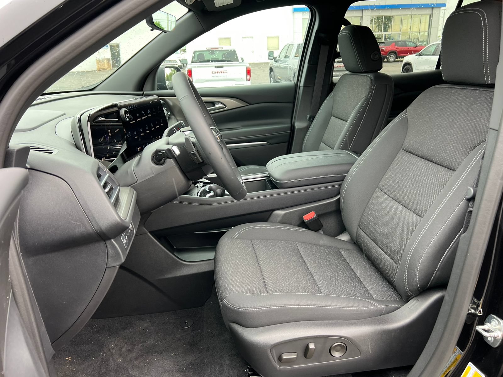 New 2026 Chevrolet Traverse LT w/ Driver Confidence Package AWD/4WD image 3