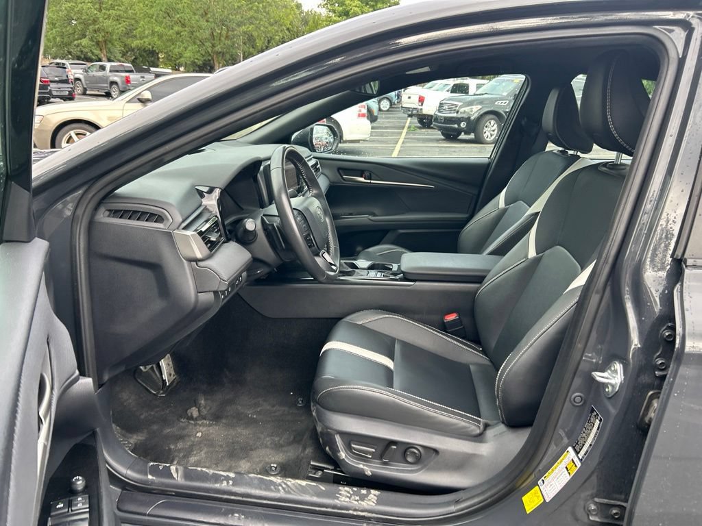 Used 2025 Toyota Camry SE FWD image 7