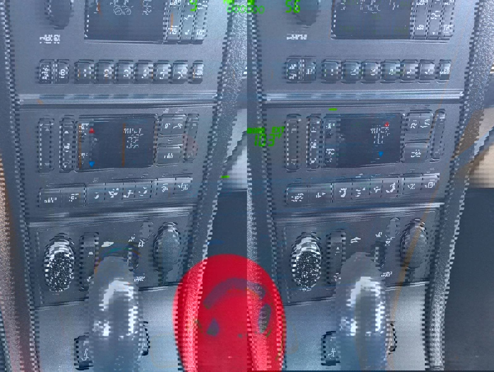 Used 2003 Ford Thunderbird image 21