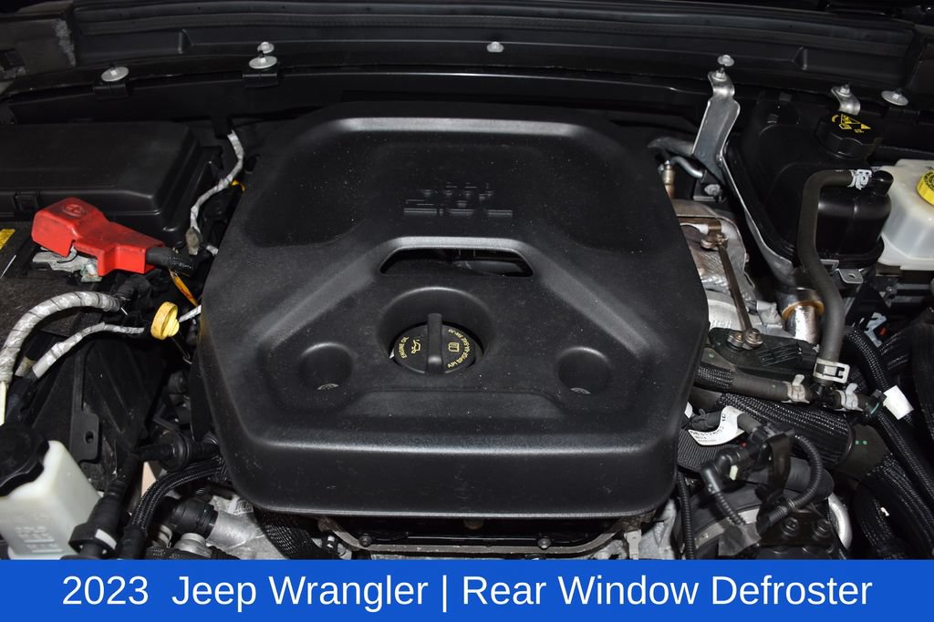 Used 2023 Jeep Wrangler Unlimited Sahara AWD/4WD image 9