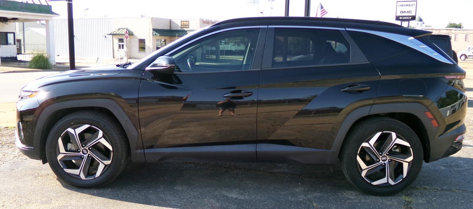 Used 2022 Hyundai Tucson SEL w/ Convenience Package FWD image 2