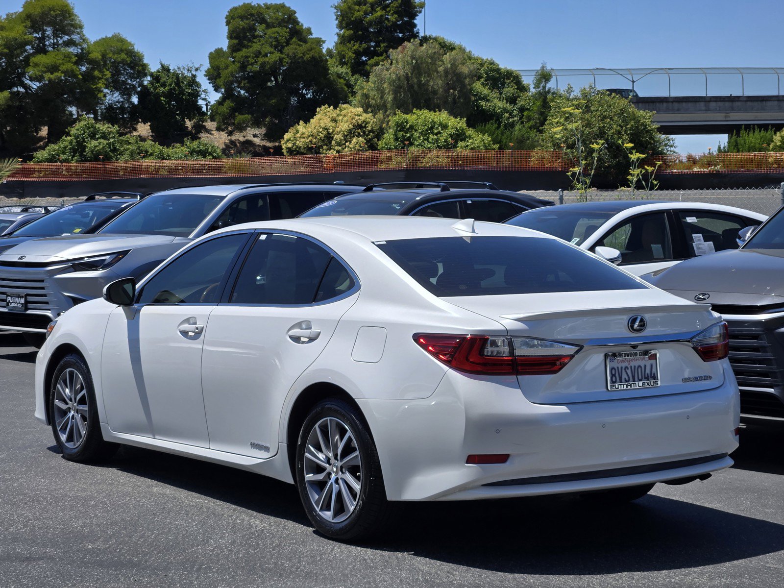 Used 2017 Lexus ES 300h w/ Navigation System Package FWD image 6