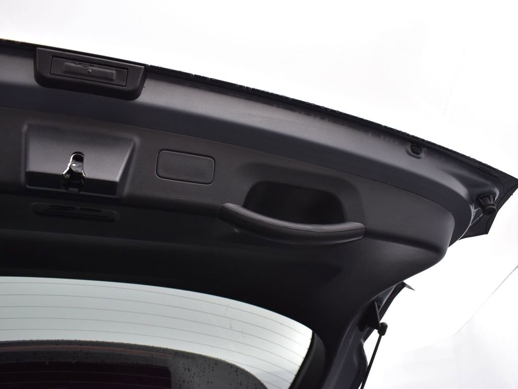 Certified 2025 Kia Sorento LX image 27