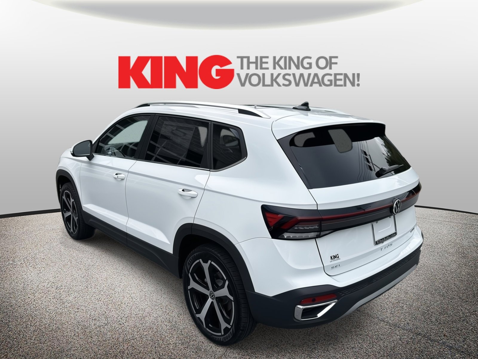 New 2025 Volkswagen Taos SEL image 6