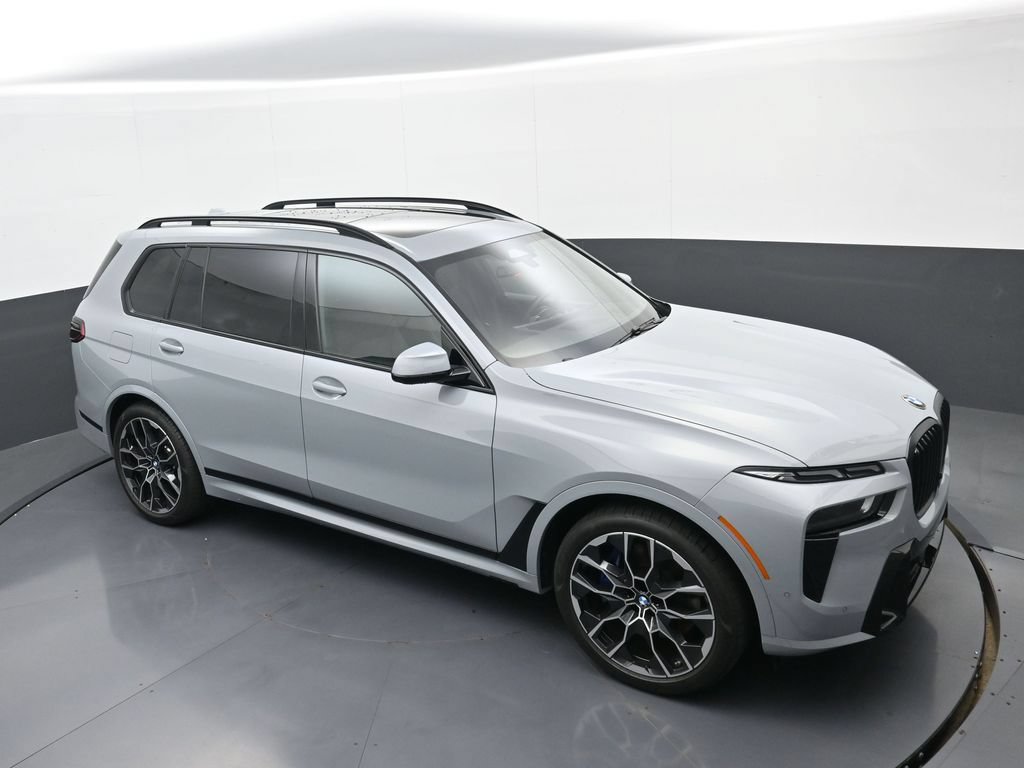 Used 2026 BMW X7 xDrive40i w/ M Sport Package AWD/4WD image 31