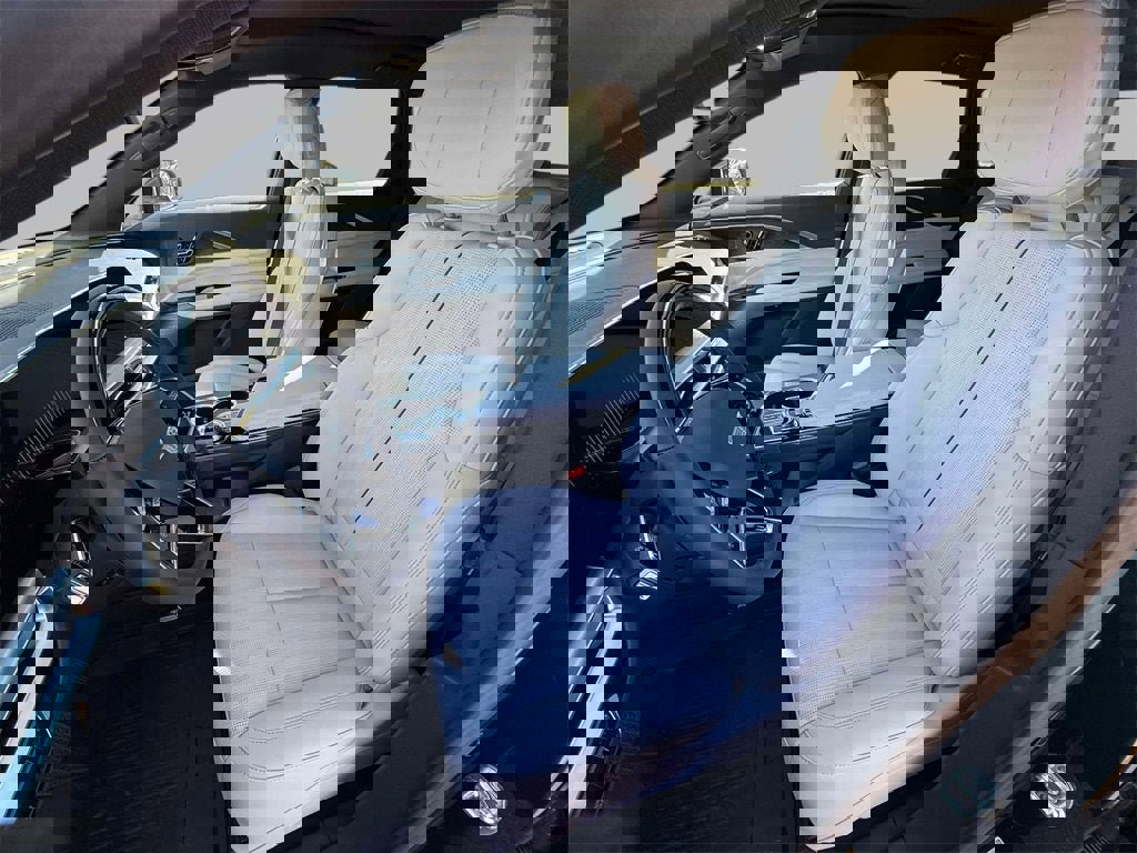 New 2026 Cadillac Lyriq Luxury image 2