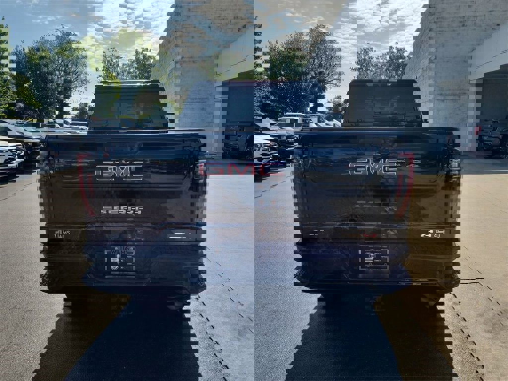 Certified 2025 GMC Sierra 2500 AT4 w/ AT4 Premium Plus Package image 8