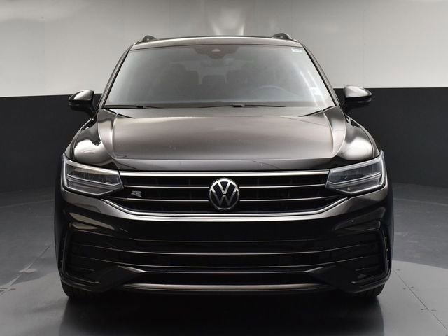 Used 2023 Volkswagen Tiguan SE R-Line image 3