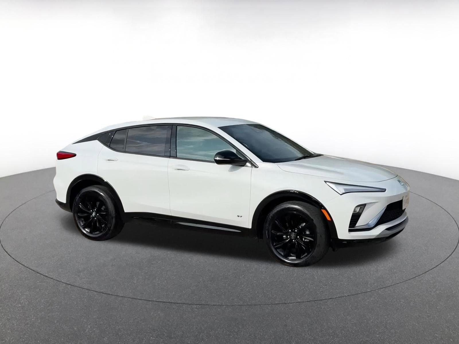 Used 2025 Buick Envista Sport Touring image 2