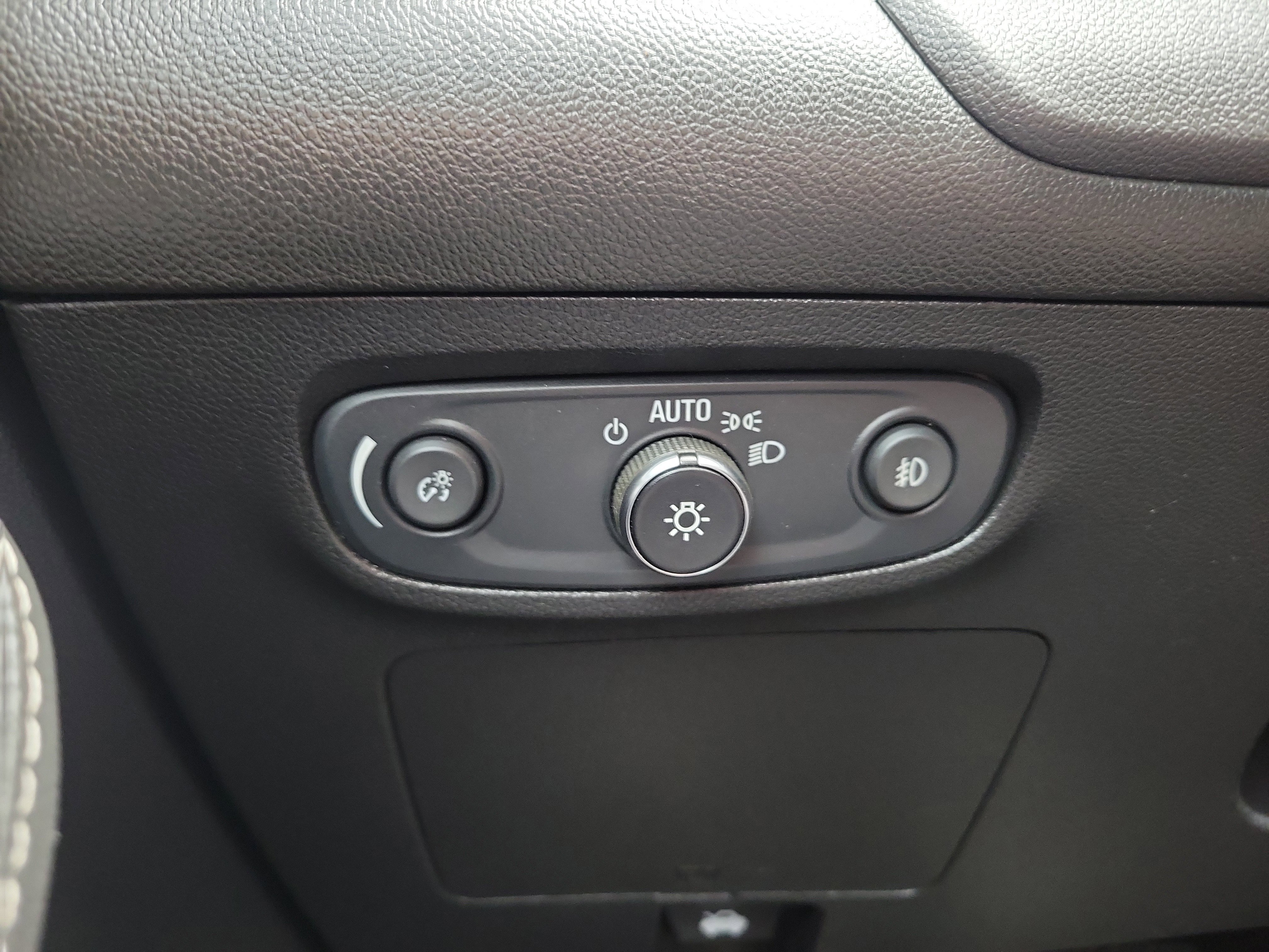 Used 2020 Buick Encore GX Select FWD image 23