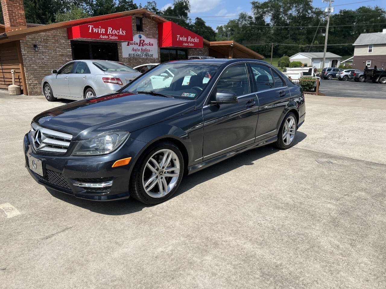 Used 2013 Mercedes-Benz C 300 4MATIC Sedan image 1