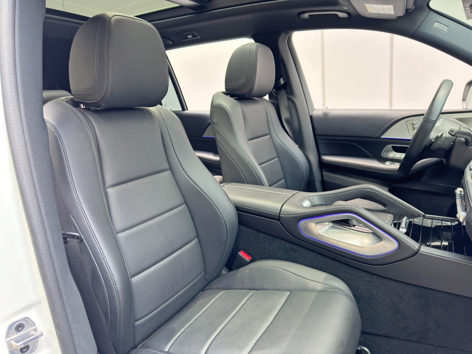 Used 2023 Mercedes-Benz GLS 450 4MATIC image 42