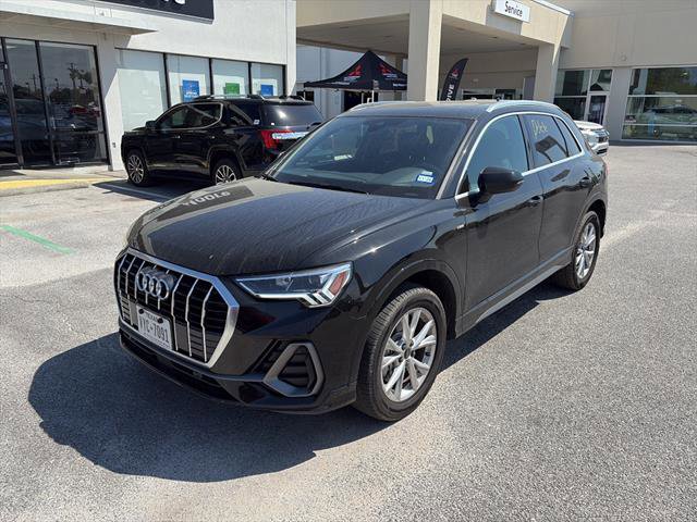 Used 2025 Audi Q3 2.0T Premium image 3