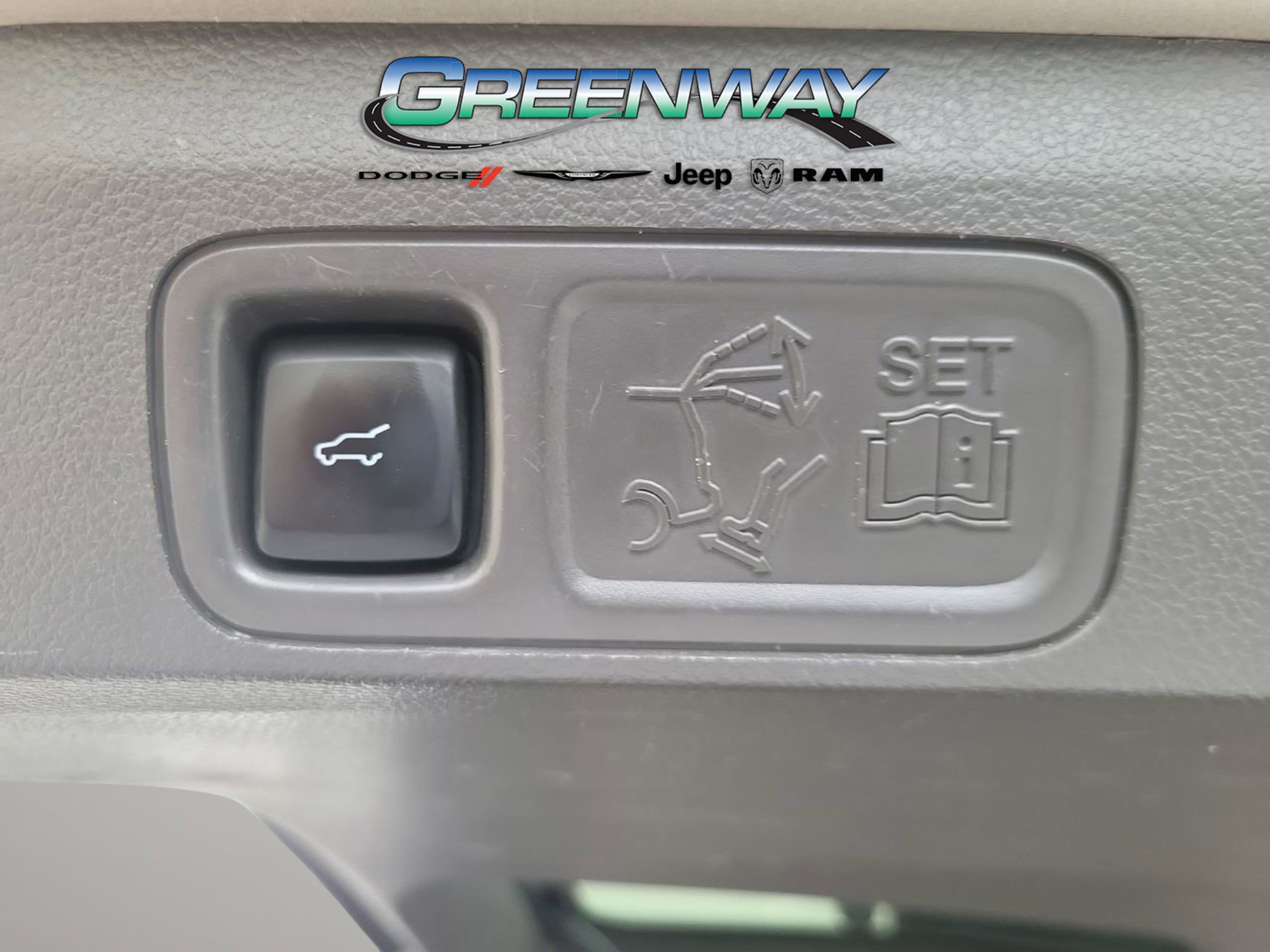 Used 2018 Ford Expedition Limited w/ Equipment Group 302A image 8