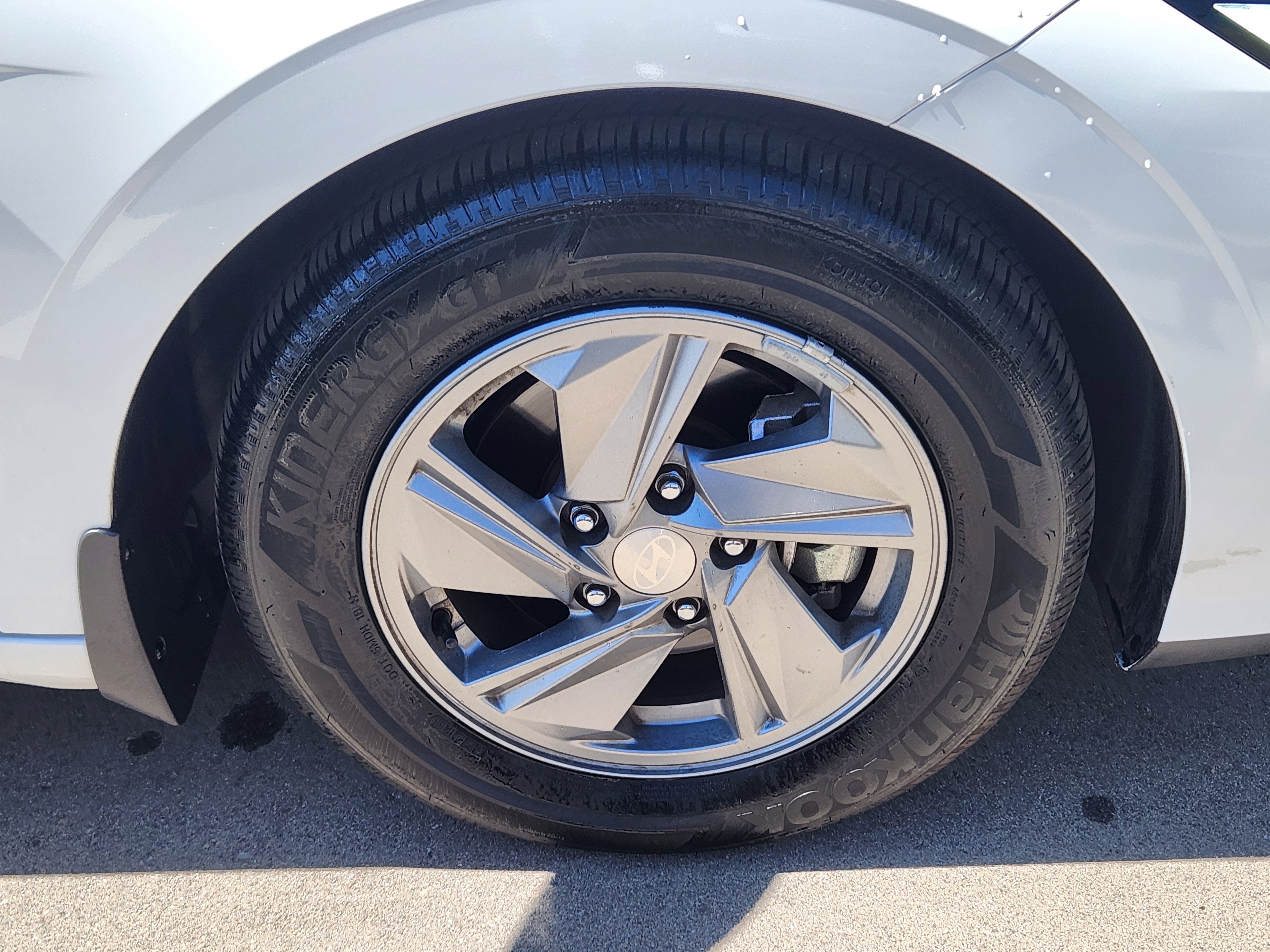 Certified 2024 Hyundai Elantra SE image 16