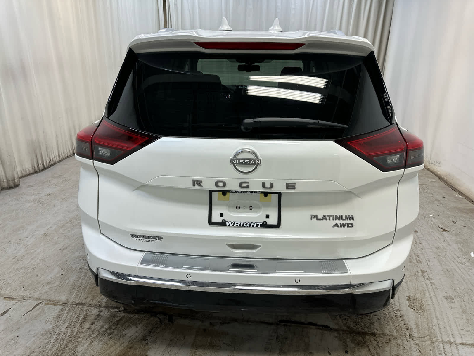 Certified 2025 Nissan Rogue Platinum w/ Tech Package image 8