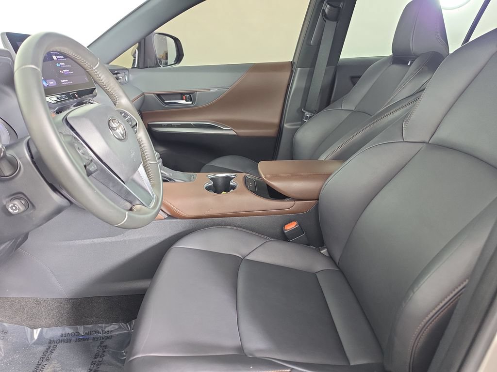 Certified 2023 Toyota Venza XLE AWD/4WD image 8