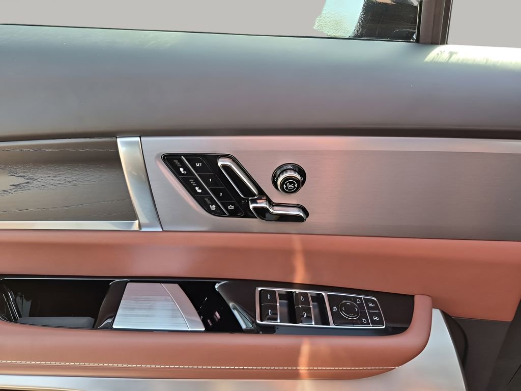 New 2026 Cadillac Vistiq Platinum w/ LPO, Floor Liner Package image 28