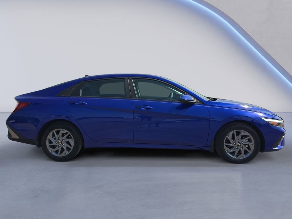Used 2024 Hyundai Elantra SEL FWD image 6
