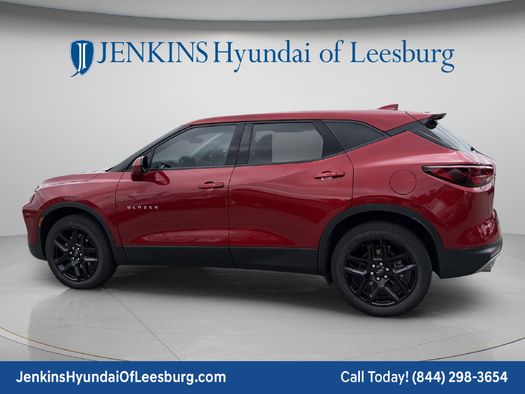 Used 2023 Chevrolet Blazer LT FWD image 9