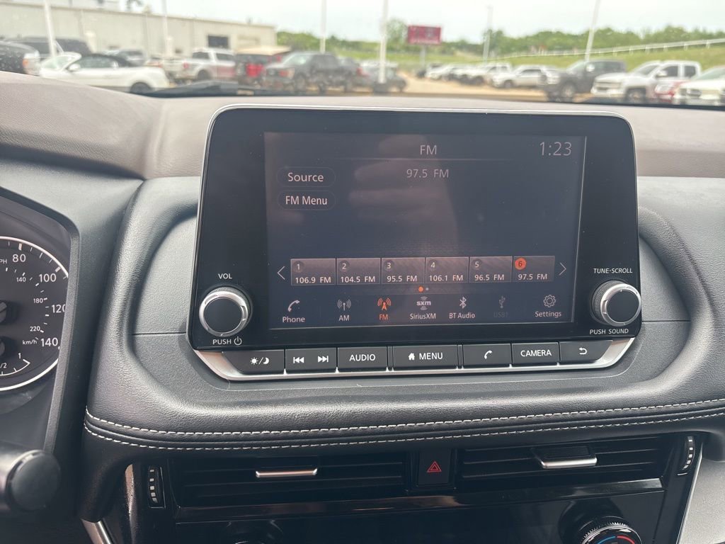 Used 2022 Nissan Rogue SV AWD/4WD image 14