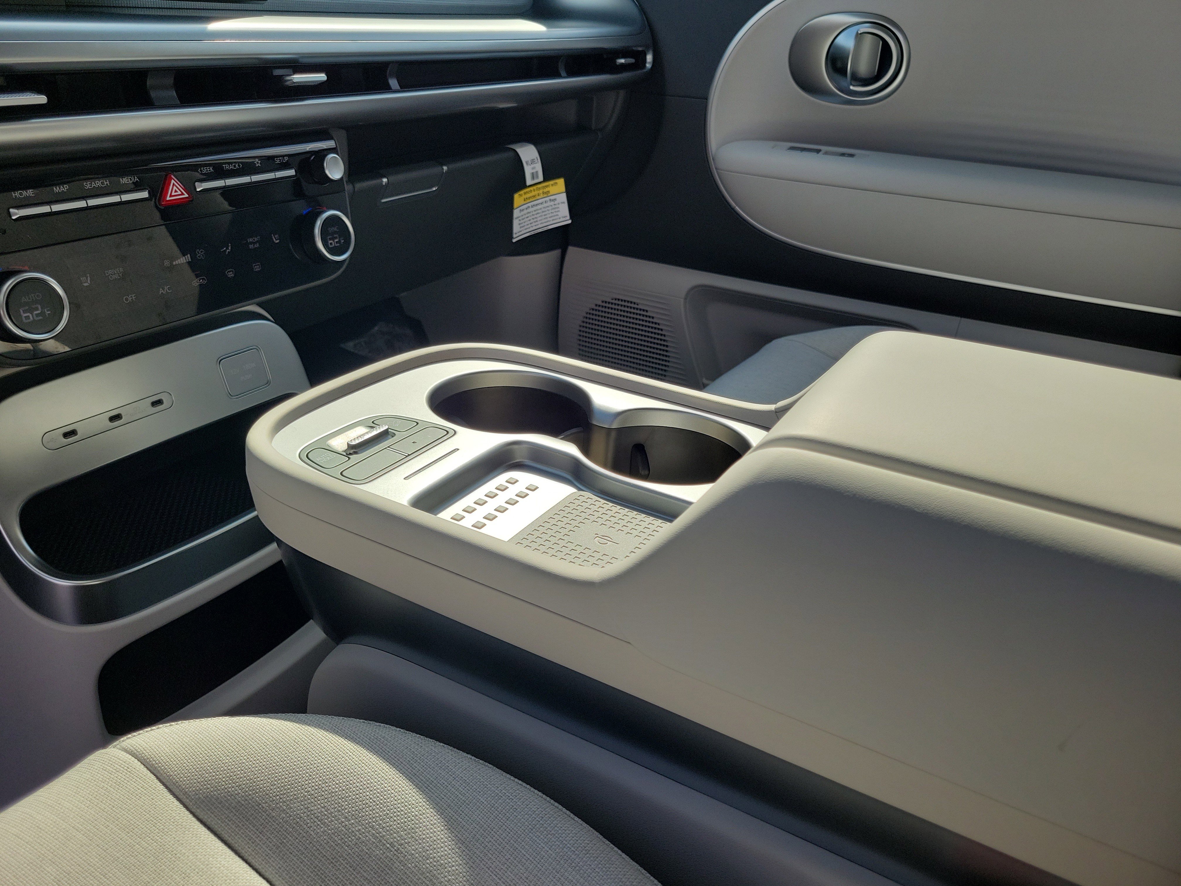 New 2026 Hyundai Ioniq 9 SE image 12